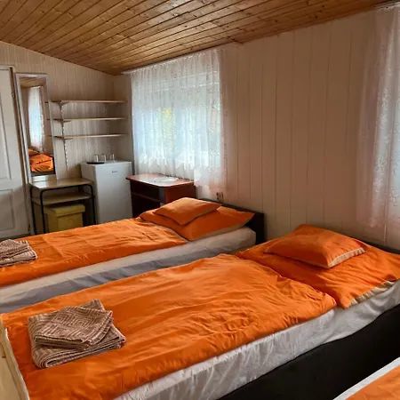 Lenzl's Panzio Couette-café 3*