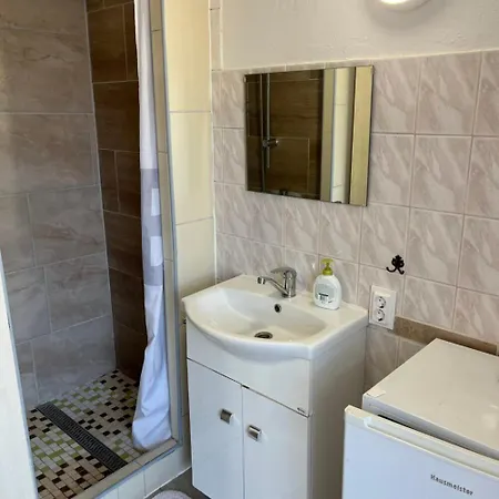 Lenzl's Panzio Couette-café Szigetvár